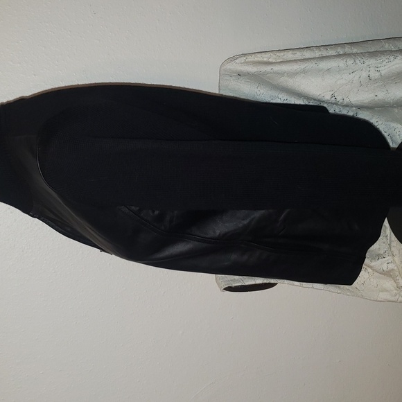 Women's Pendleton Leather Jacket with merino wool sleeves size Medium - Picture 4 of 9